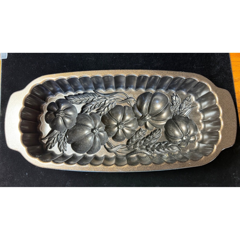 Nordic Ware Pumpkin Wheat Loaf Pan Cast Aluminum 6 Cup Bronze Autumn Harvest USA